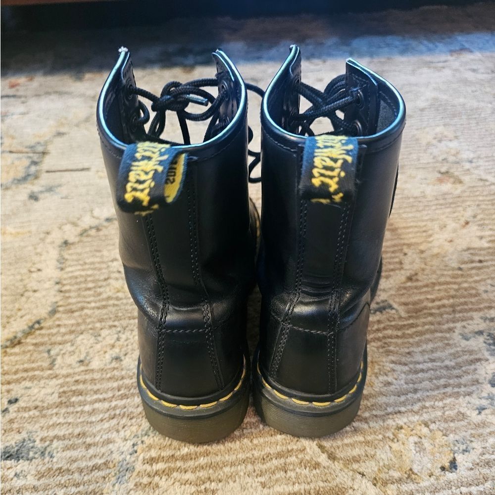 Dr. Martens Black Lace Up Boots Sz 6. - Picture 3 of 9